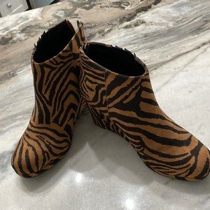 Sugar brand size 7.5 woman’s wedge boot. Tiger stripe